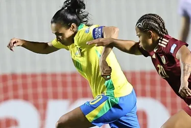 Imagem ilustrativa da imagem Seleção feminina de futebol oscila, mas vence Venezuela em estreia na Copa América