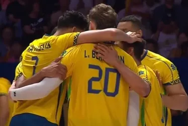 Imagem ilustrativa da imagem Seleção masculina leva susto, bate China e vai à semifinal da Liga das Nações