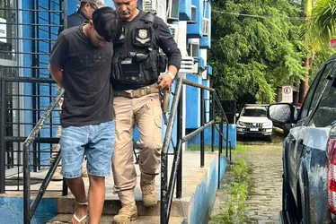 Imagem ilustrativa da imagem Suspeito de assassinar a jovem Sarah Beatriz é entregue à polícia pelo próprio pai