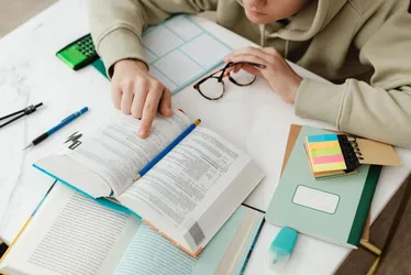 Imagem ilustrativa da imagem Vagas para fazer supletivo e começar a estudar este mês