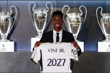 Imagem ilustrativa da imagem Vinicius Júnior é ‘oficialmente um problema para o Real Madrid’, diz jornal espanhol