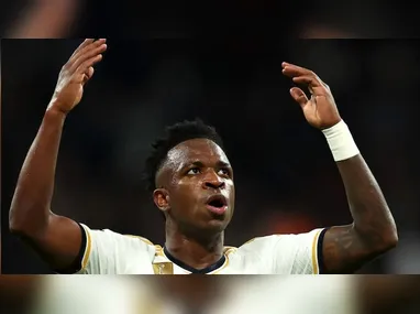 Imagem ilustrativa da imagem Real Madrid tenta evitar ‘guerra de salário’ com Vinicius Júnior, diz jornal espanhol