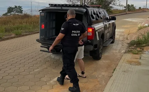 
          Imagem ilustrativa da imagem 11 pessoas são presas em operação contra o tráfico de drogas no ES
          