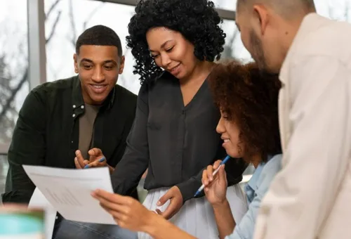 
          Imagem ilustrativa da imagem Abertas as inscrições para processo seletivo de trainees para pessoas negras
          