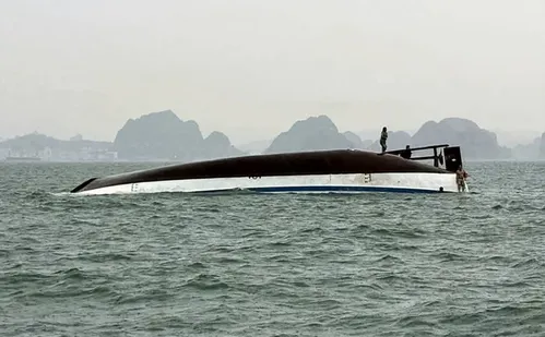 
          Imagem ilustrativa da imagem Acidente com barco de turistas mata 38 pessoas no Vietnã
          