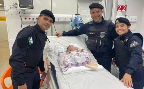 
          Imagem ilustrativa da imagem Agente da Guarda Municipal salva bebê de um mês que engasgou em Cariacica
          
