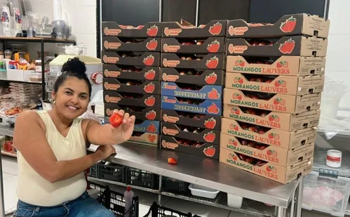 
          Imagem ilustrativa da imagem Alta na produção de morango do amor gera mais empregos
          