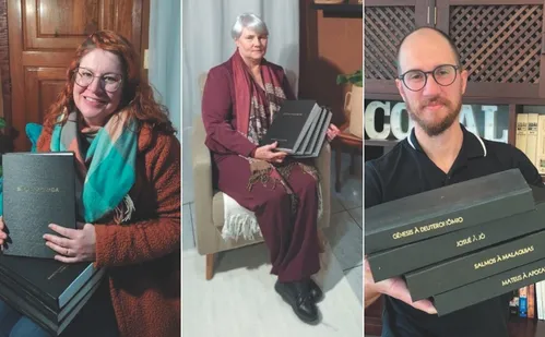 
          Imagem ilustrativa da imagem Aposentada copia a Bíblia a mão duas vezes
          