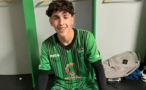 
          Imagem ilustrativa da imagem Atacante argentino de 20 anos é encontrado morto após reclamar de cansaço
          