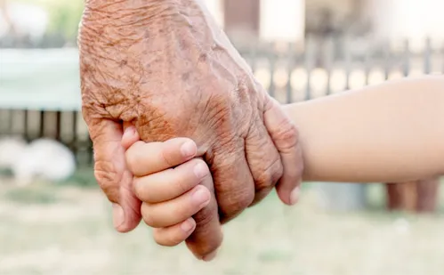 
          Imagem ilustrativa da imagem Avós que Marcam Gerações: Elas Não Envelhecem, Influenciam
          