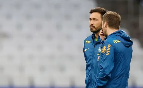 
          Imagem ilustrativa da imagem Botafogo notifica CBF para negociar com filho de Ancelotti e mira estilo ofensivo
          