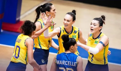 
          Imagem ilustrativa da imagem Brasileiras dominam o Japão e vão às quartas com 2ª melhor campanha
          