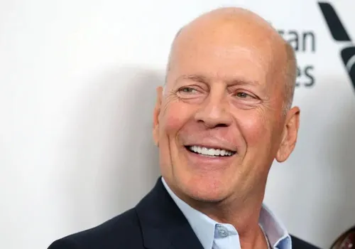 
          Imagem ilustrativa da imagem Acidente em 'Duro de Matar' teria criado problema de saúde para Bruce Willis
          