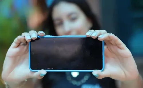 
          Imagem ilustrativa da imagem Cadastro único informará sobre celulares roubados ou extraviados
          