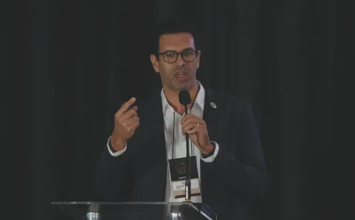 
          Imagem ilustrativa da imagem Caneg: Oportunidade e desafio na transição energética
          