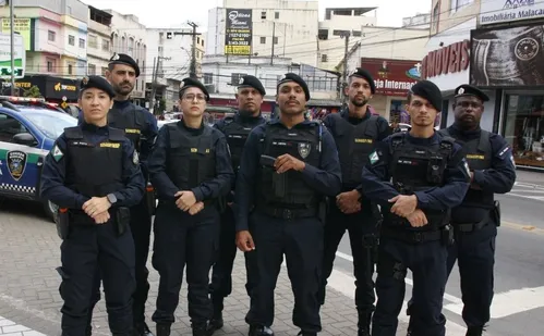 
          Imagem ilustrativa da imagem Cariacica reforça fiscalização com 50 novos guardas municipais
          