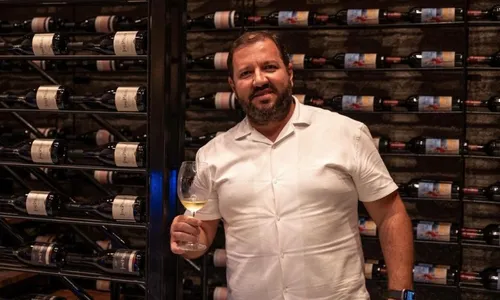 
          Imagem ilustrativa da imagem Caruaruense leva Pernambuco na mala para Turim, maior palco mundial de mágica
          