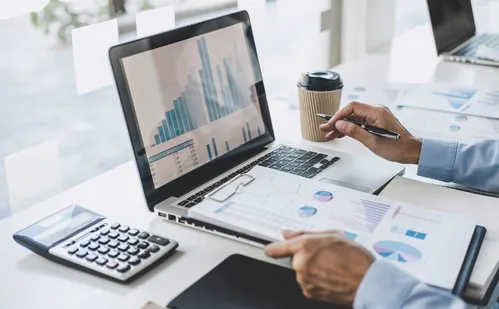 
          Imagem ilustrativa da imagem Com aposentadoria "mais distante", planejamento financeiro se faz necessário
          