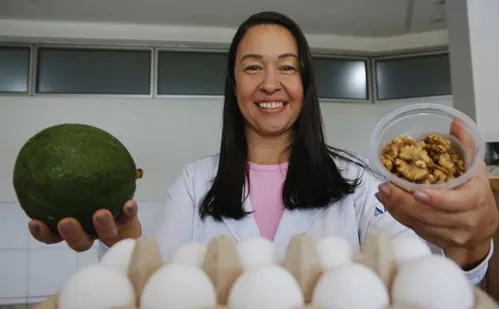 
          Imagem ilustrativa da imagem Como a alimentação pode ajudar a proteger e ganhar músculos
          