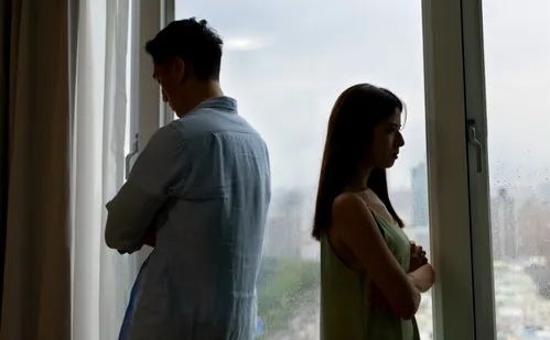 
          Imagem ilustrativa da imagem Conflitos de casal: "Amor é construção e dá muito trabalho", diz especialista
          