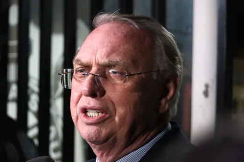 
          Imagem ilustrativa da imagem Corinthians envia à Justiça plano reformulado para o pagamento de milhões em dívidas; entenda
          