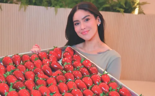 
          Imagem ilustrativa da imagem Corrida pelo morango do amor, doce que viralizou na internet
          