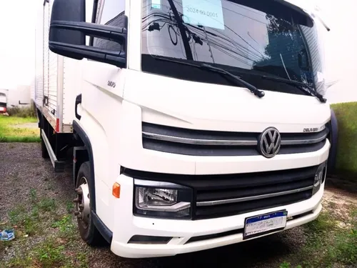 
          Imagem ilustrativa da imagem De celular a caminhão. Leilão da Receita Federal está aberto para lances
          