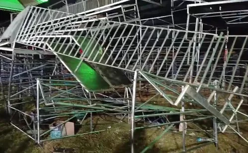 
          Imagem ilustrativa da imagem Desabamento de arquibancada em show no interior de SP deixa 60 feridos
          