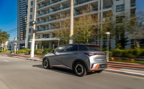 
          Imagem ilustrativa da imagem Elétrico que mudou o mercado completa dois anos no Brasil
          