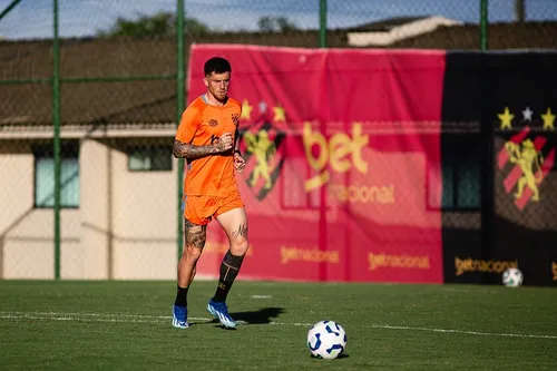 
          Imagem ilustrativa da imagem Em busca da primeira vitória, Sport recebe o Botafogo neste domingo na Ilha
          