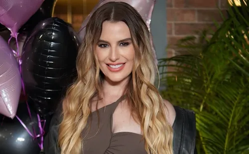 
          Imagem ilustrativa da imagem Fernanda Keulla relata luta contra síndrome de Sjögren, doença rara e autoimune
          