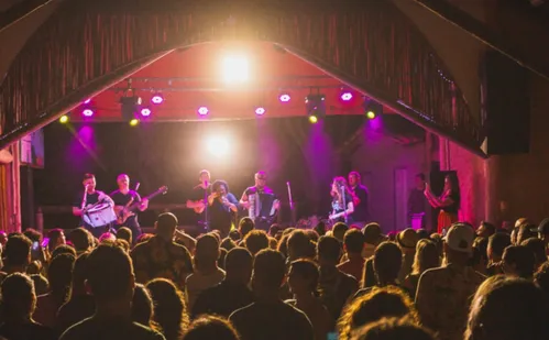 
          Imagem ilustrativa da imagem Festival de Forró pé-de-serra agita Itaúnas
          