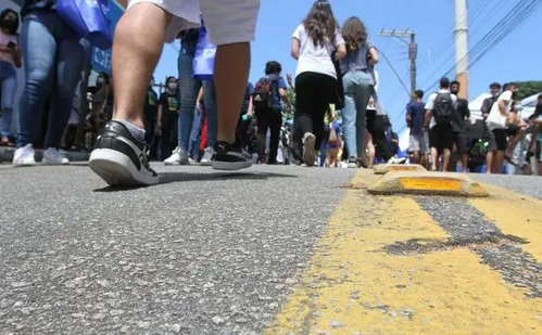 
          Imagem ilustrativa da imagem Golpistas enganam 35 mil estudantes
          