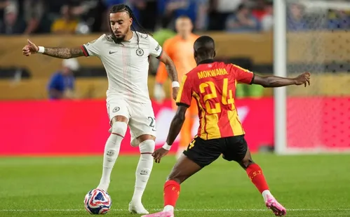 
          Imagem ilustrativa da imagem Gusto vê Chelsea em condições de desbancar o PSG no Mundial
          