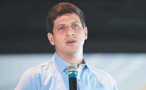 
          Imagem ilustrativa da imagem João Campos: "Regular as redes sociais é inadiável"
          