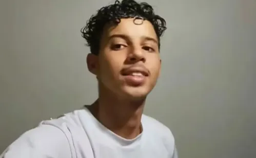 
          Imagem ilustrativa da imagem Jovem de 19 anos que comeu bolinho supostamente envenenado morre em SP
          