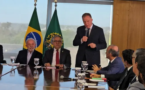 
          Imagem ilustrativa da imagem Lula e Casagrande assinam termo para novo curso de Medicina na Ufes
          