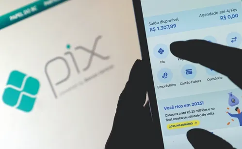 
          Imagem ilustrativa da imagem Maior vazamento do Pix levanta alerta para riscos de golpes
          