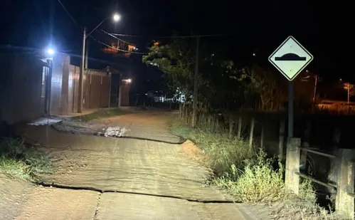 
          Imagem ilustrativa da imagem Morador instala quebra-molas e causa acidente grave no Sul do ES
          