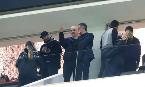 
          Imagem ilustrativa da imagem Moraes reage a vaias em estádio no mesmo dia em que é alvo de sanção dos EUA
          