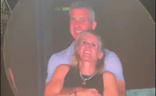 
          Imagem ilustrativa da imagem Pedido de desculpas de CEO após flagra com suposta amante é fake, diz site
          