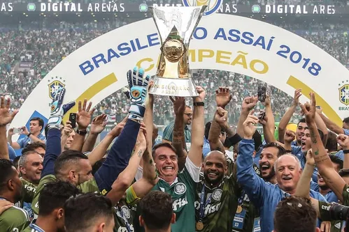 
          Imagem ilustrativa da imagem Não foi apenas Trump: políticos brasileiros também foram vaiados e se ‘infiltraram’ em comemoração
          