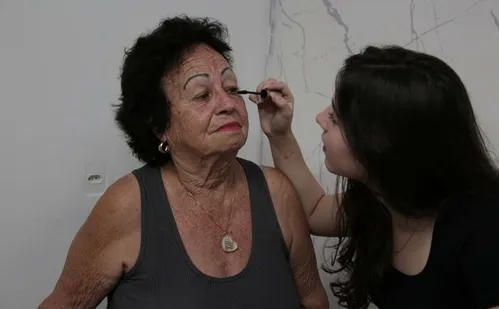 
          Imagem ilustrativa da imagem Netos deixam idosos mais ativos e bem longe da solidão
          