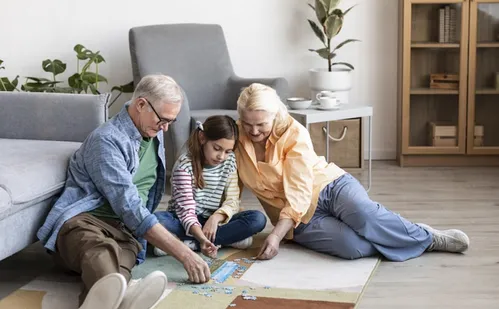 
          Imagem ilustrativa da imagem Netos deixam idosos mais ativos e bem longe da solidão
          