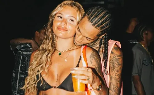 
          Imagem ilustrativa da imagem Noiva de Oruam expõe opinião do sogro, Marcinho VP, sobre prisão do filho
          