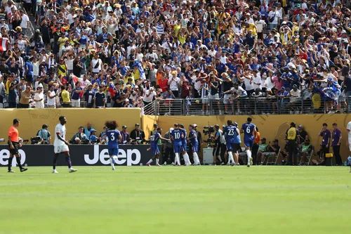 
          Imagem ilustrativa da imagem O mundo é azul: veja fotos da final da Copa do Mundo de Clubes
          