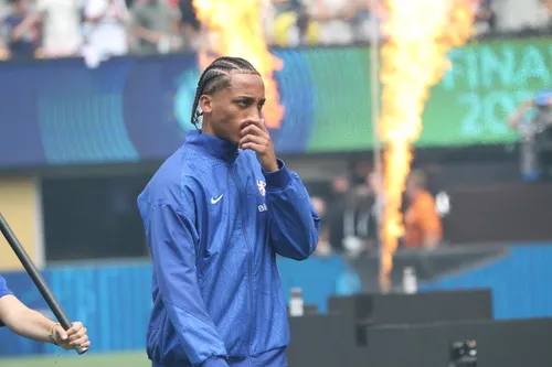 
          Imagem ilustrativa da imagem O mundo é azul: veja fotos da final da Copa do Mundo de Clubes
          