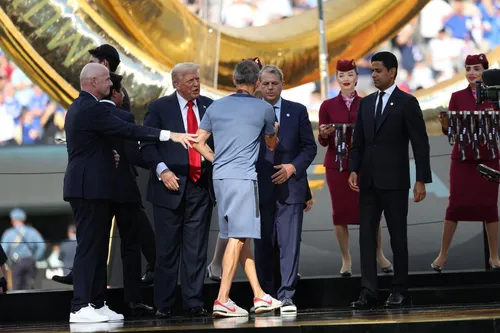 
          Imagem ilustrativa da imagem O mundo é azul: veja fotos da final da Copa do Mundo de Clubes
          