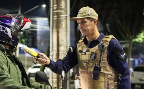 
          Imagem ilustrativa da imagem Operação integrada da Lei Seca flagra 58 condutores sob efeito de álcool no ES
          