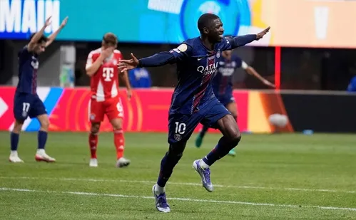 
          Imagem ilustrativa da imagem PSG pode bater recorde na temporada caso vença o Real Madrid pelo Mundial; entenda
          